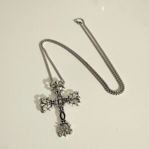 Elegant Silver Cross Pendant Necklace 70cm